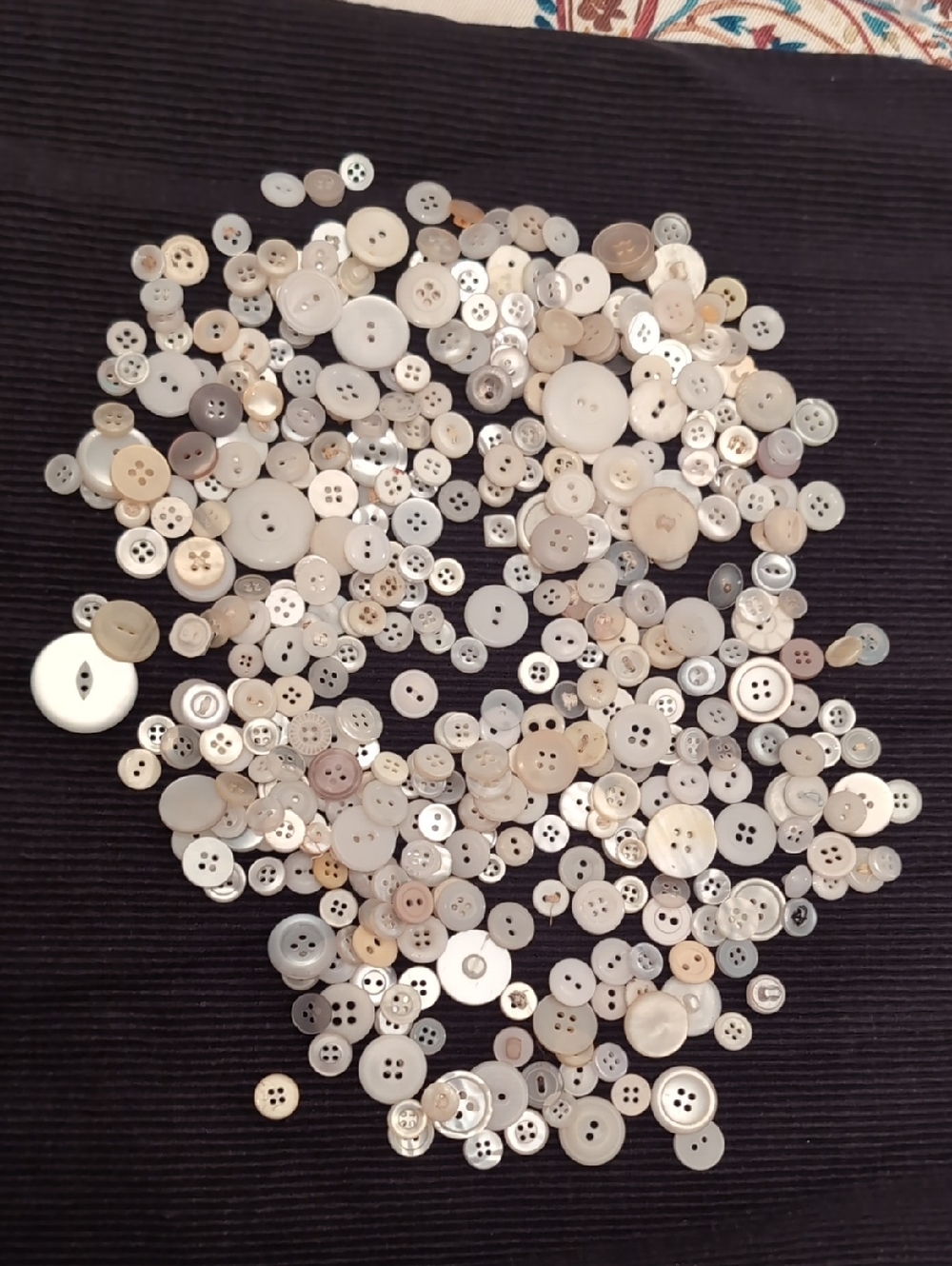 Vintage White/Cream Buttons 6 Ounces